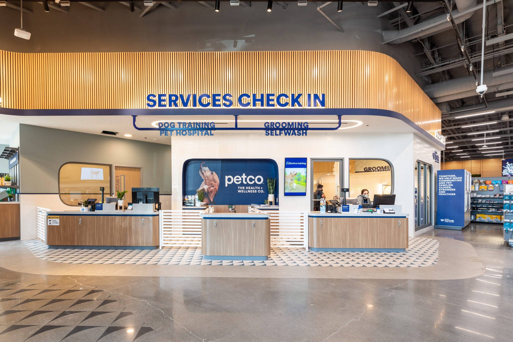 Samsung Displays Power Petco’s Latest Immersive Pet Care Center Concept