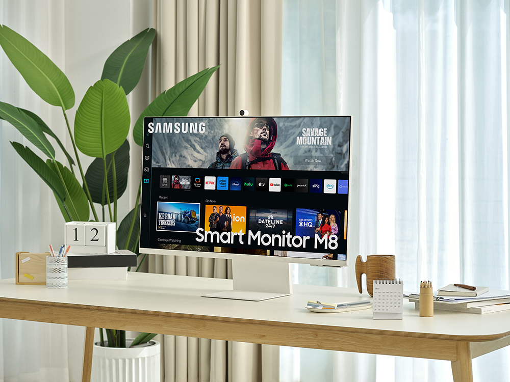 SAMSUNG M8 Series 32-Inch 4K UHD Smart Monitor & Streaming TV with Slim-fit  Webcam for PC-Less Experience, Netflix, HBO, Prime VOD, & More, Apple