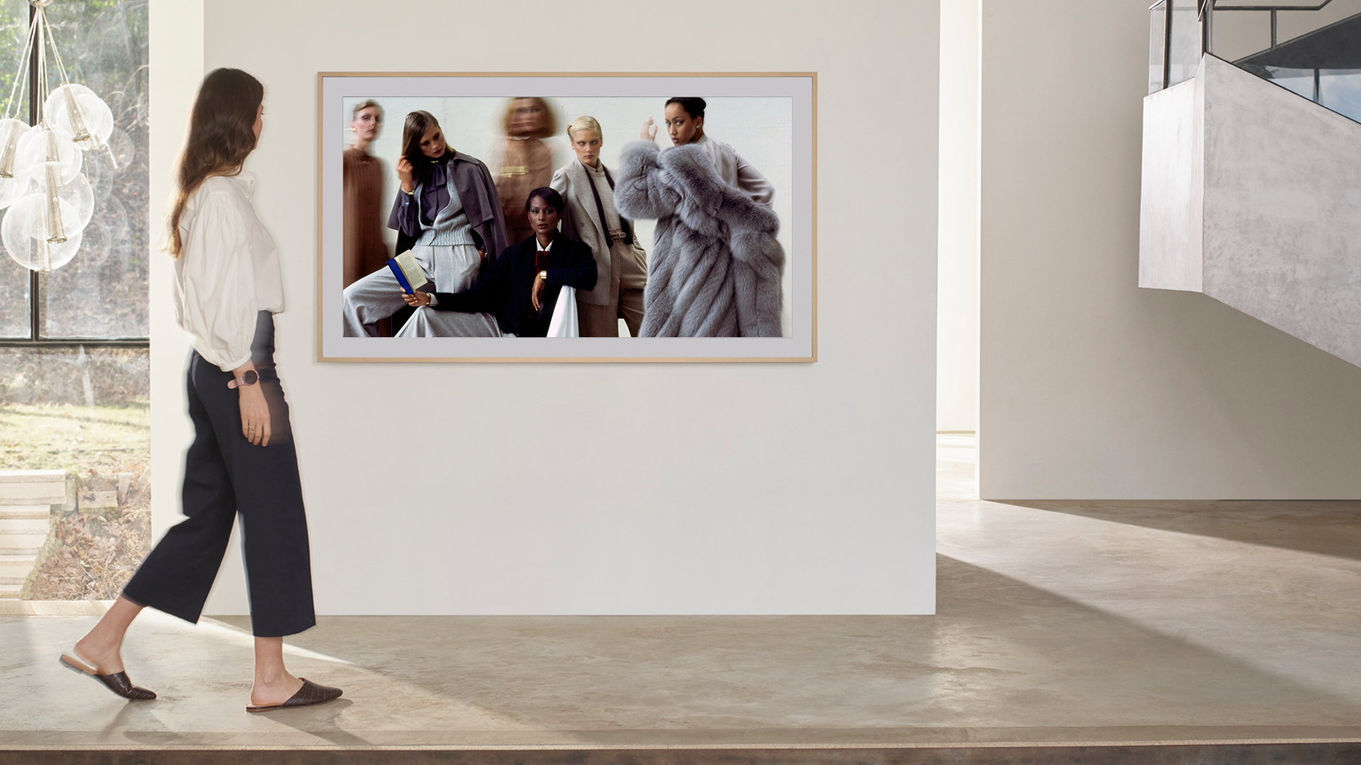https://img.us.news.samsung.com/us/wp-content/uploads/2025/09/09163044/SamsungArtStore_Vogue_Press_Lifestyle_1.A_No-Logo.png